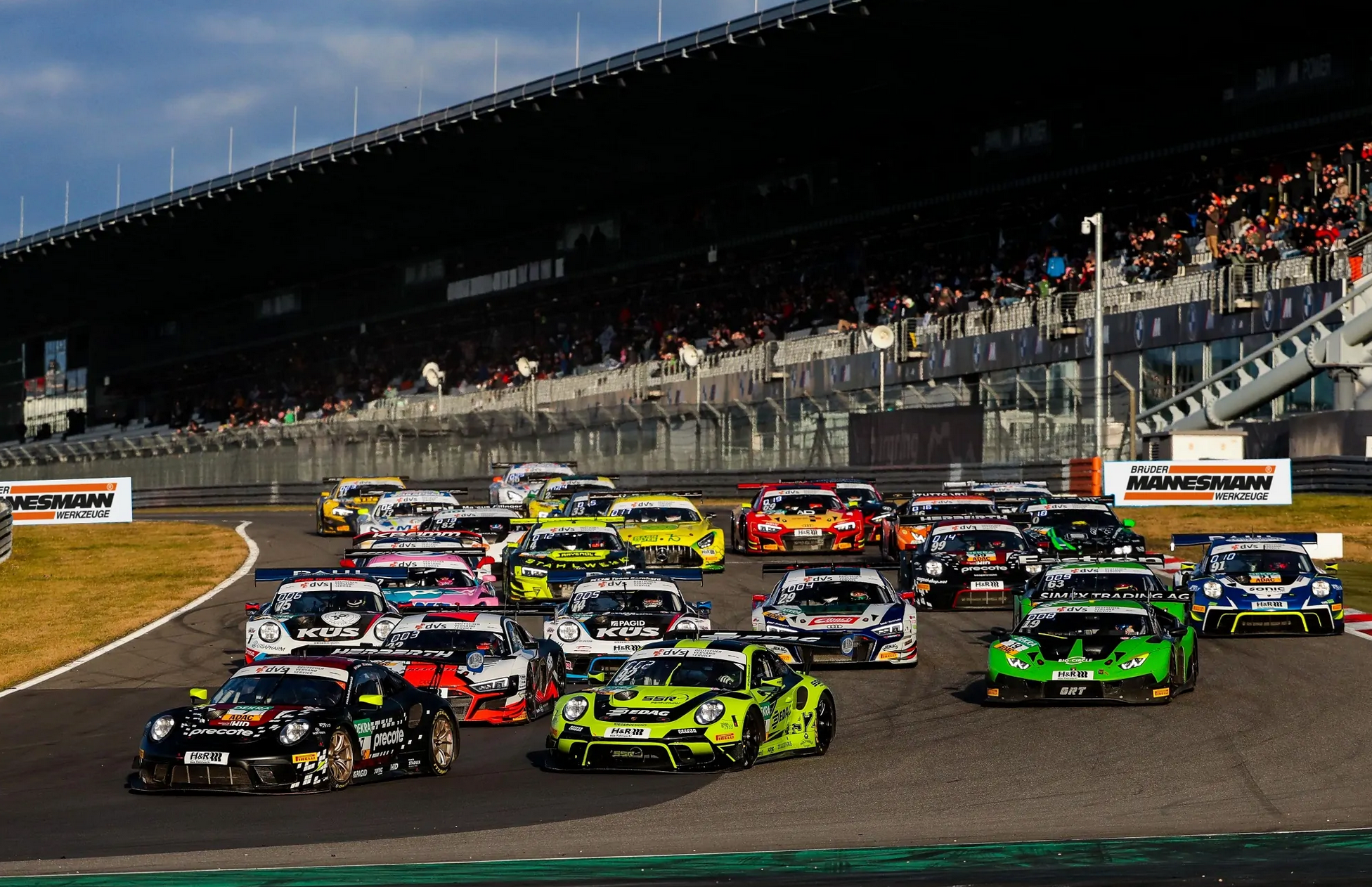 Brüder Mannesmann Werkzeuge wird Partner der Deutschen GT-Meisterschaft