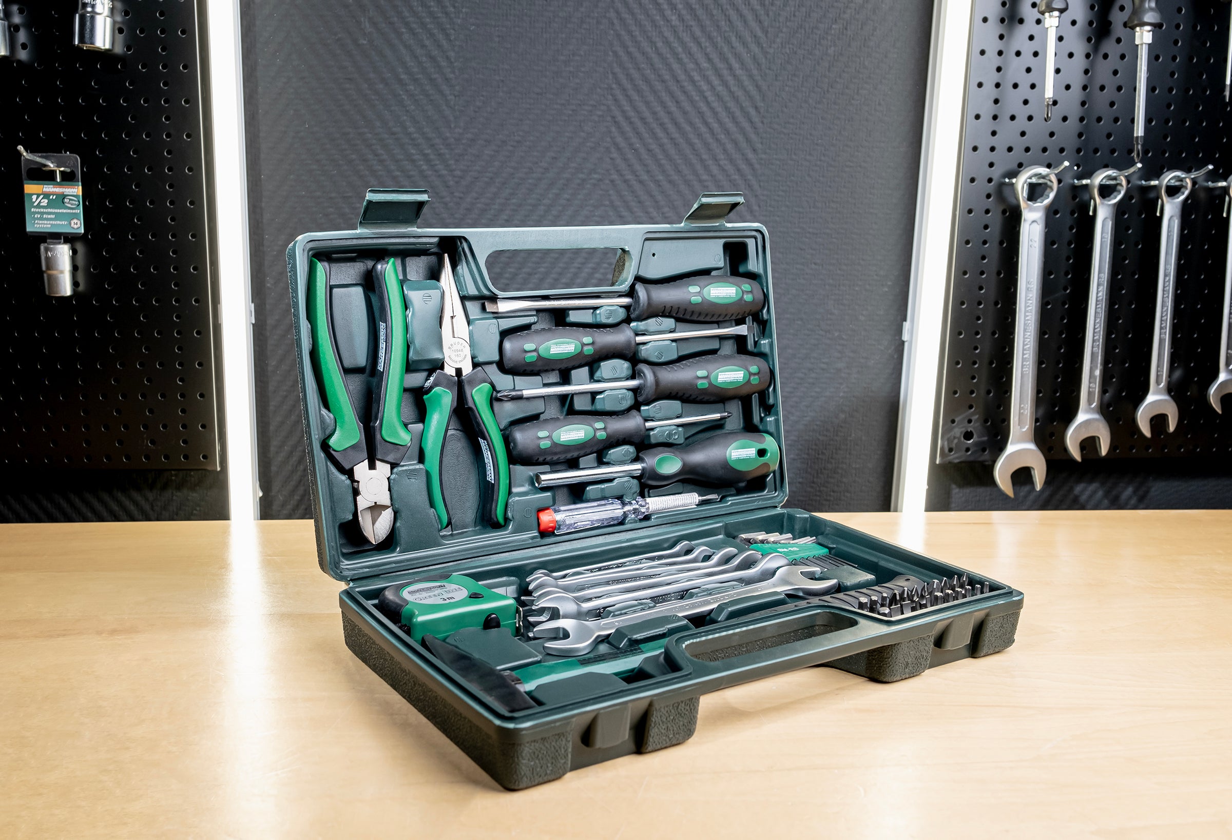 Tool case, 47 pieces.