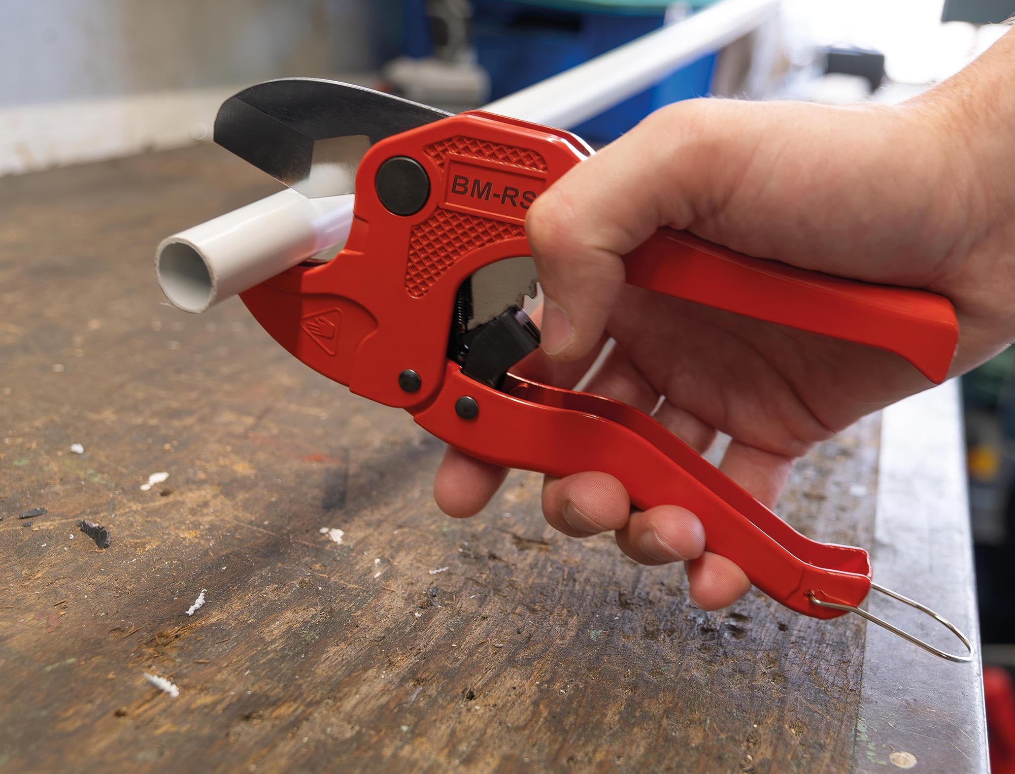 Pince coupante pour tuyaux en plastique 42 mm