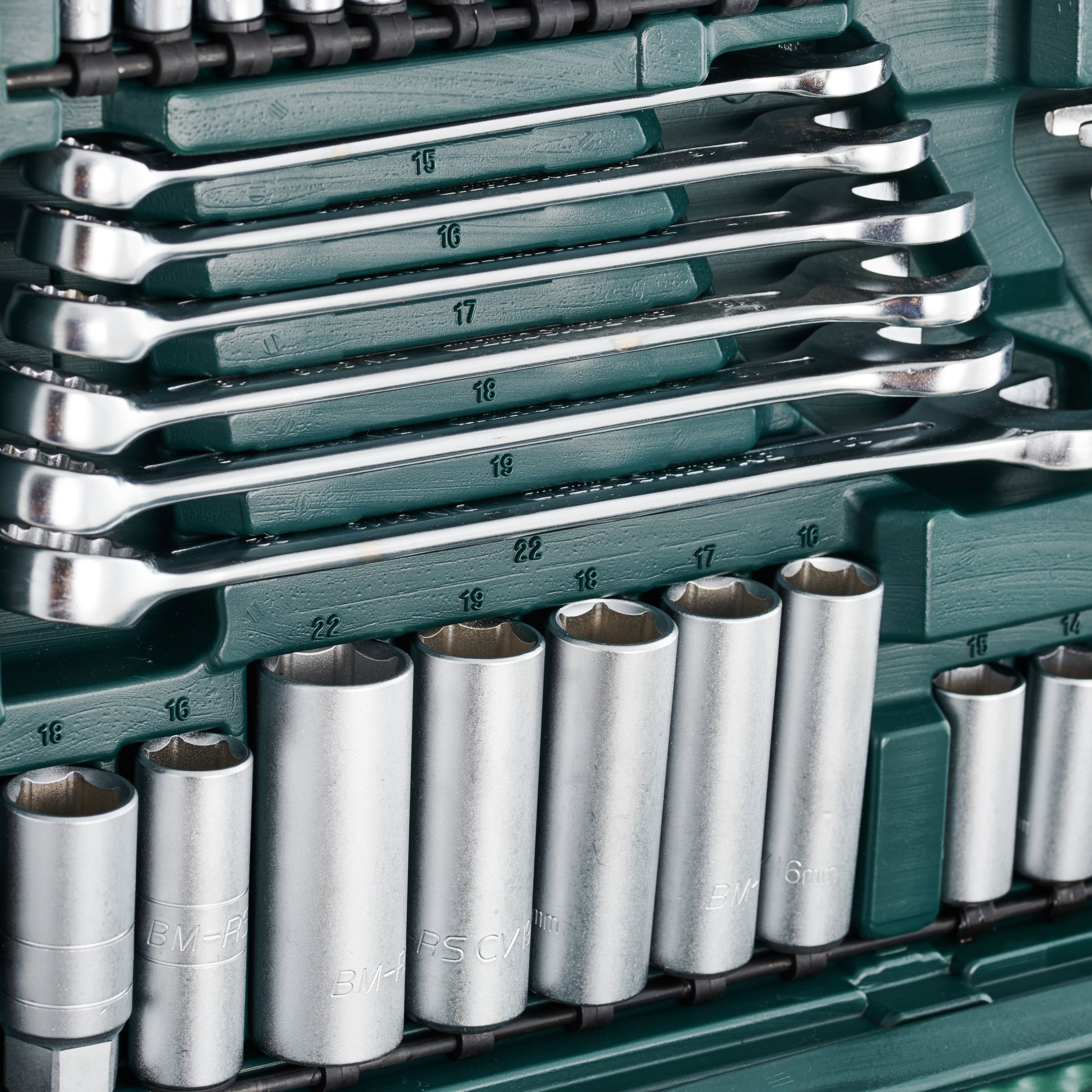 Socket wrench set 215 pieces. 1/4"+3/8"+1/2"