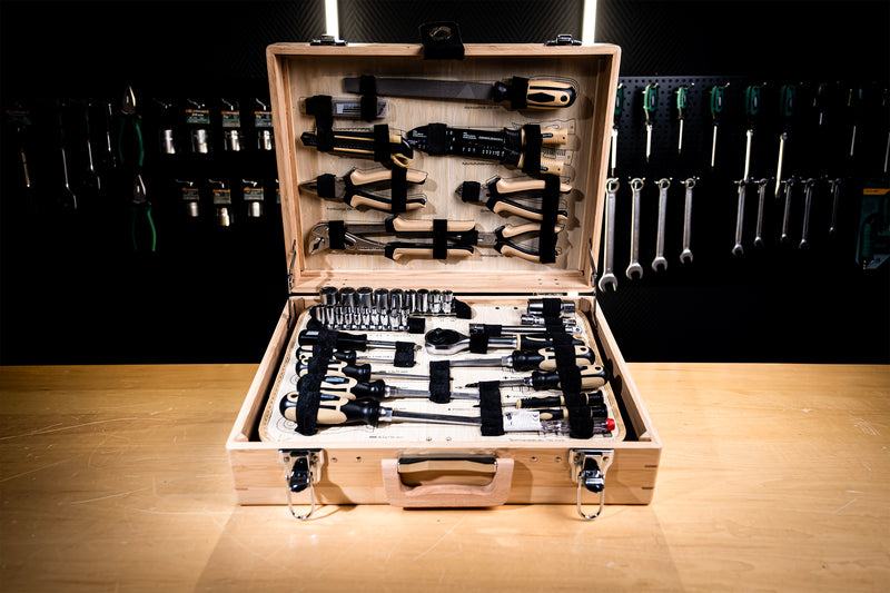 Bamboo tool case, equipped, 108 pieces.