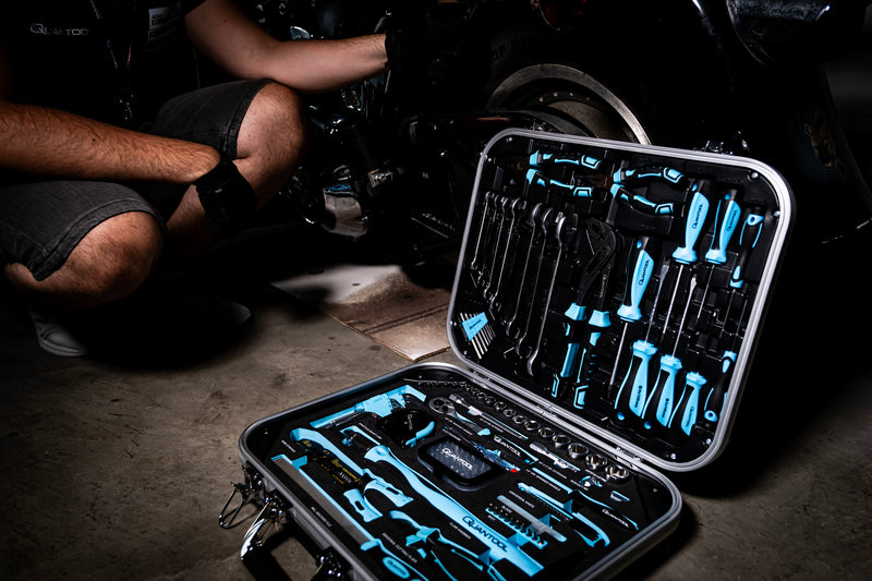 QUANTOOL - tool set, 120 pieces. 