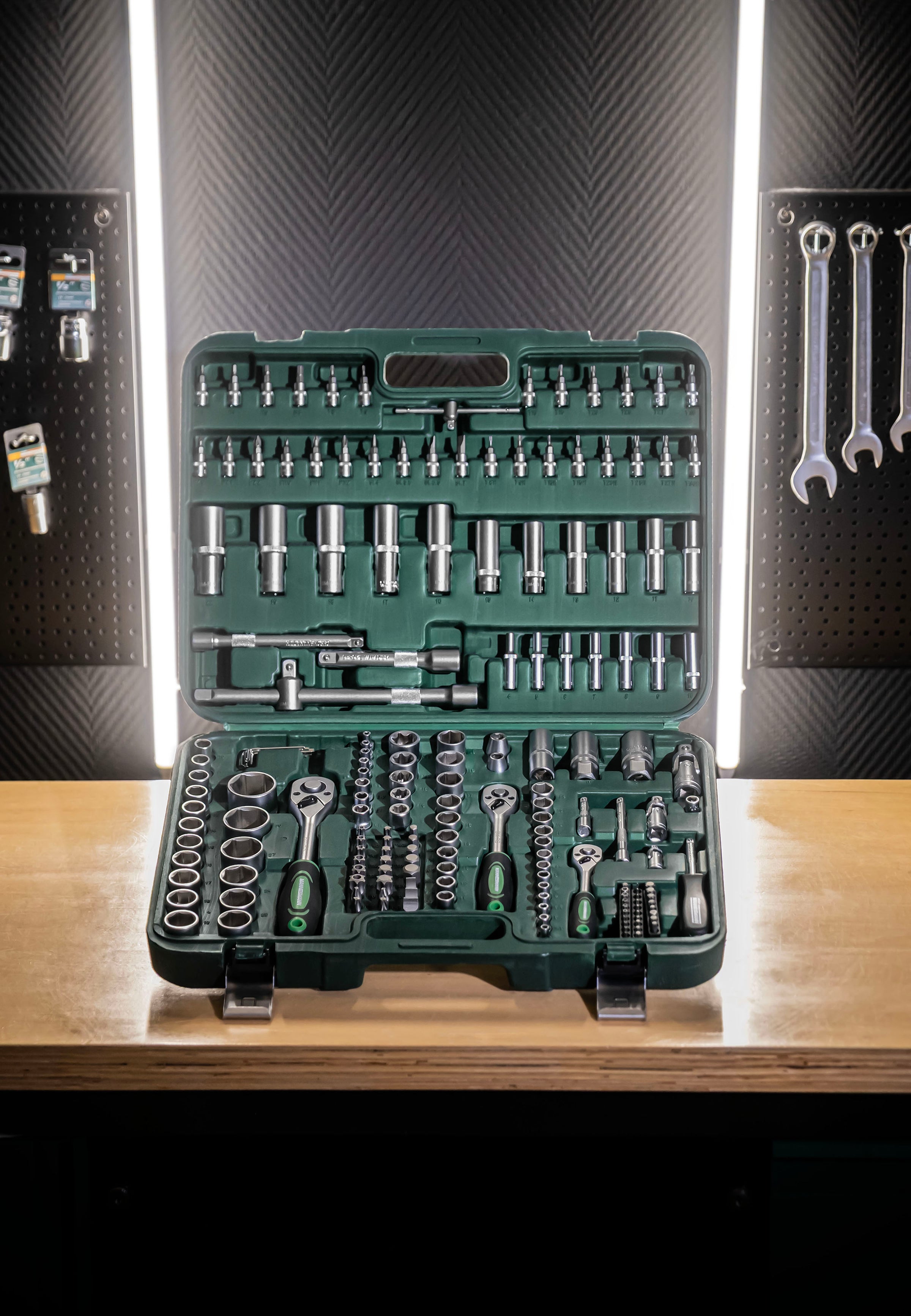 Steckschlüsselsatz 179-tlg., 1/4"+3/8"+1/2"